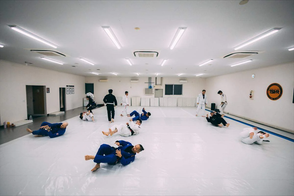 本庄市のブラジリアン柔術 打撃がなく安全な練習風景